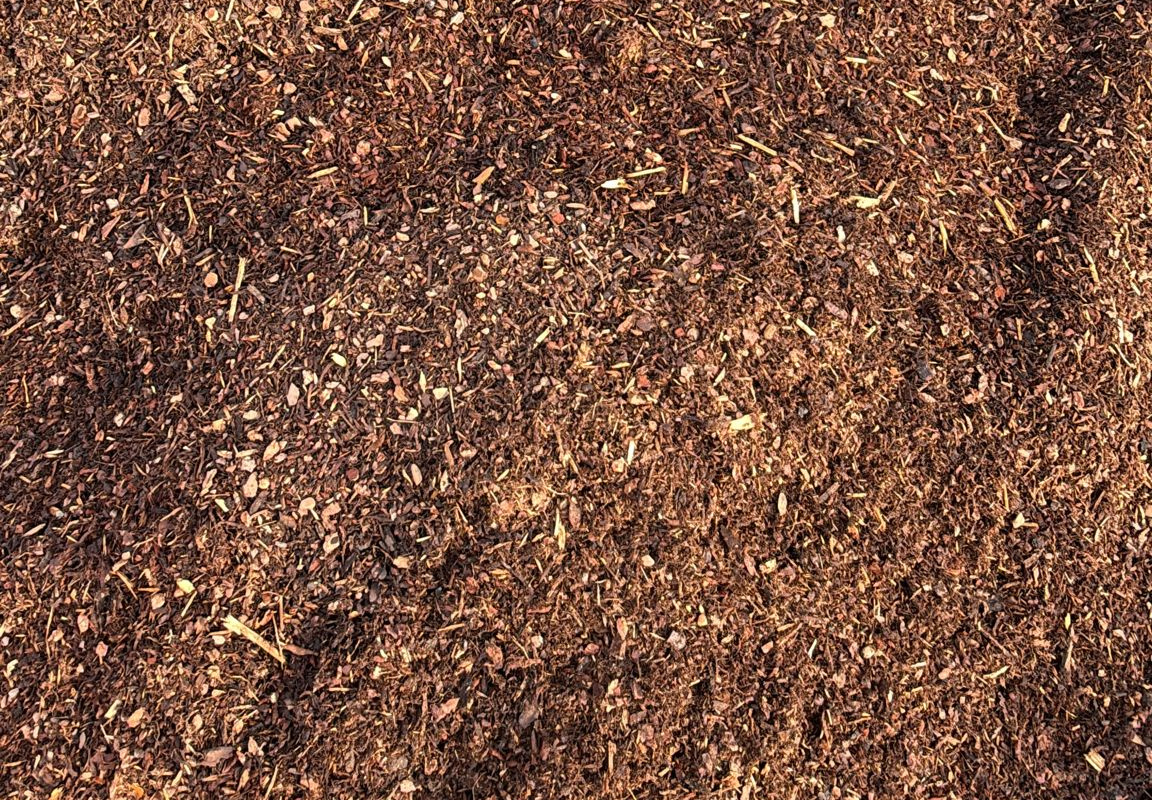Rindenmulch im Sägewerk Klute in Warstein-Hirschberg abholen.